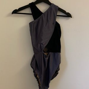 ilogear black/grey crossbody leotard
